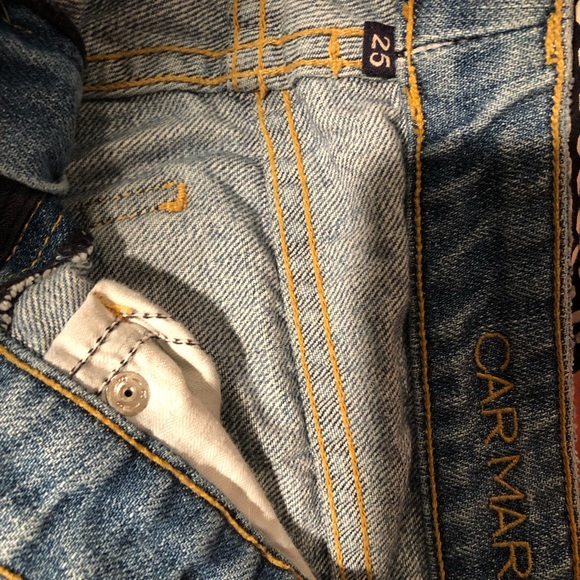 CARMAR Mid rise distressed flare jeans. Size 25 (0). - Picture 4 of 4